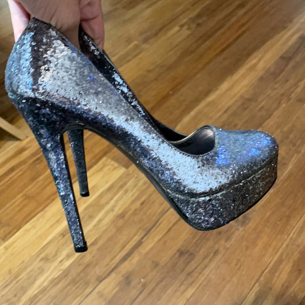 Size 8 glitter heels